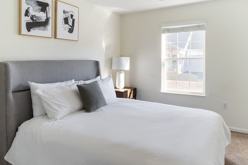 Photo of Bedroom in Avon