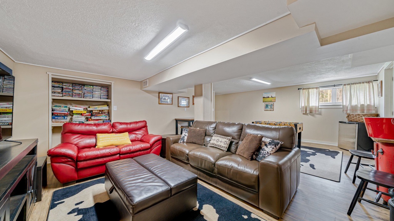 Photo of Livingroom in Jefferson Township