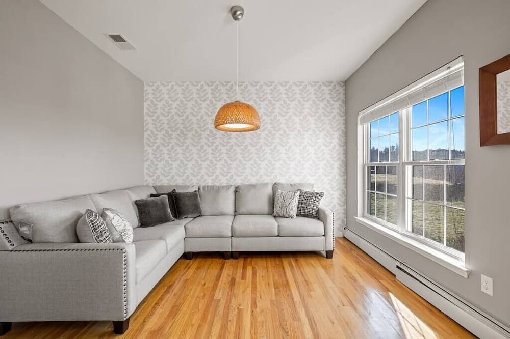 Photo of Livingroom in Monroe