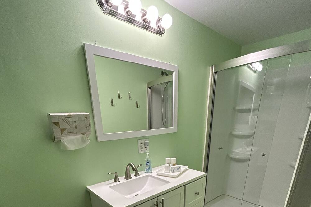 Photo of Bathroom in Pymatuning South
