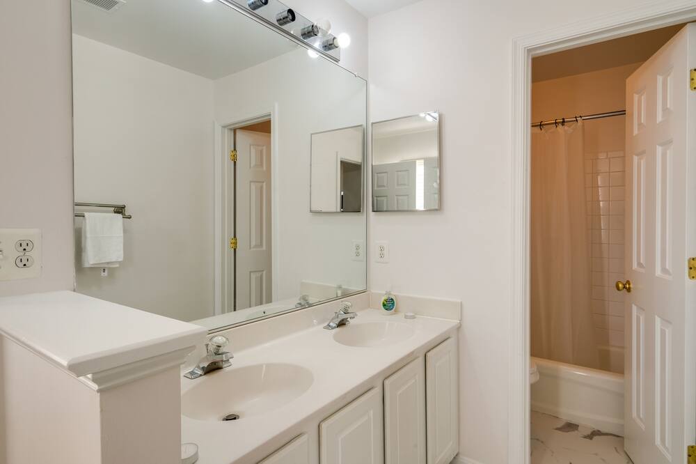 Photo of Bathroom in Lorton