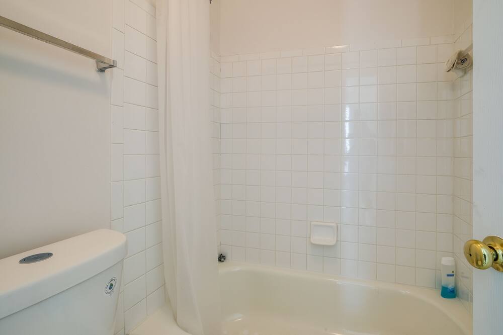 Photo of Bathroom in Lorton