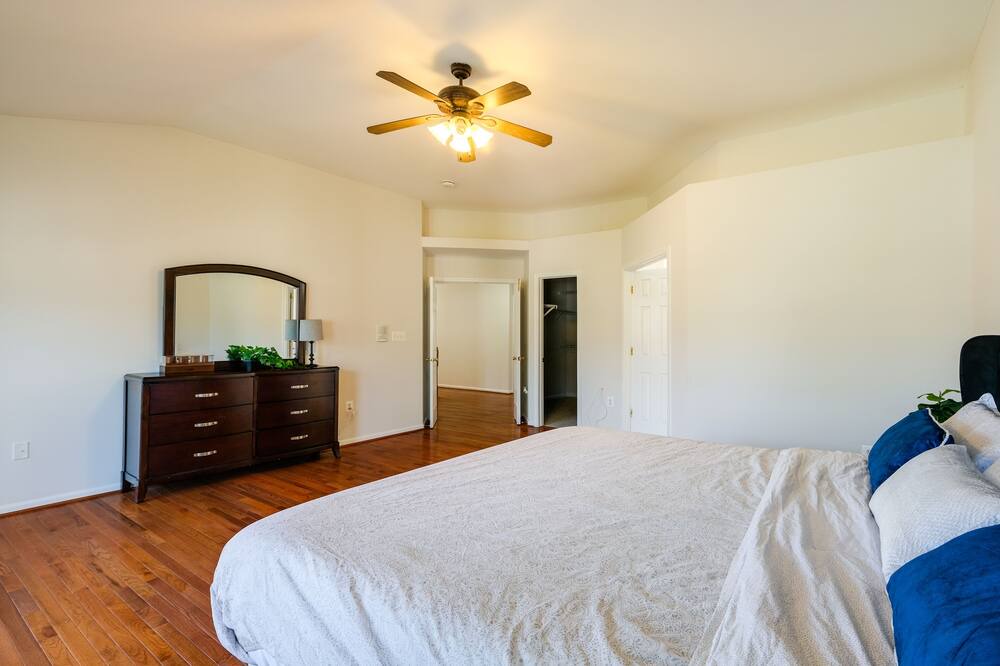 Photo of Bedroom in Lorton