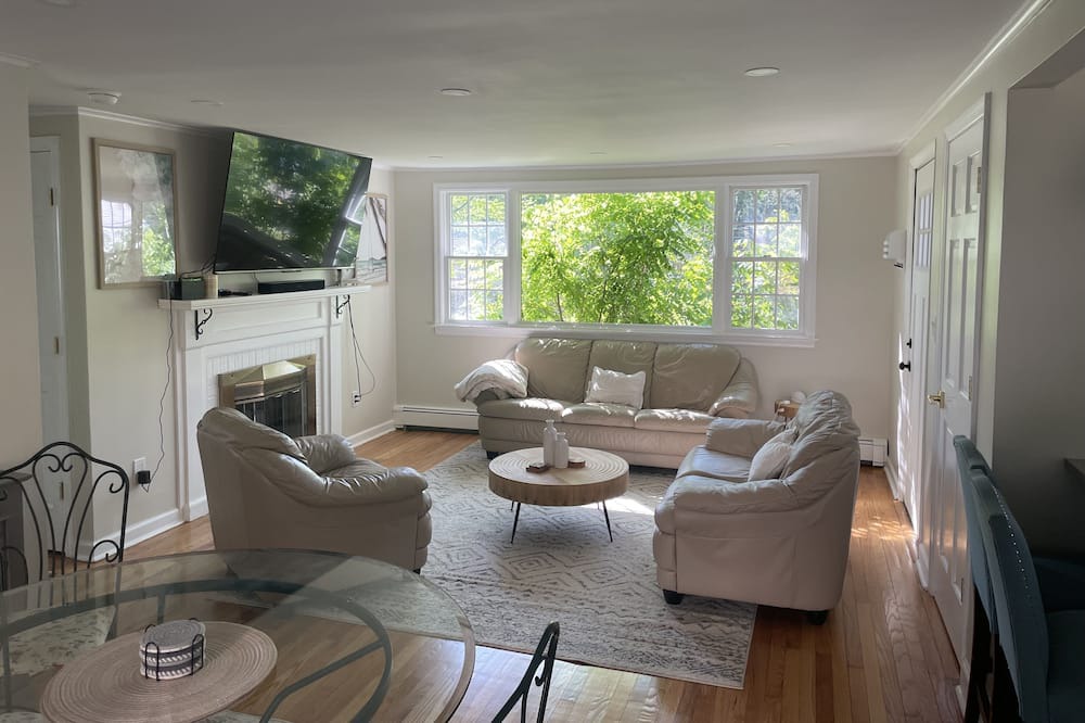 Photo of Livingroom in Morristown