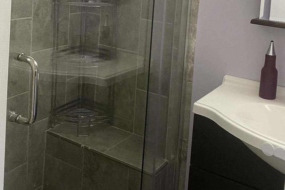 Photo of Bathroom in Aspen Hill