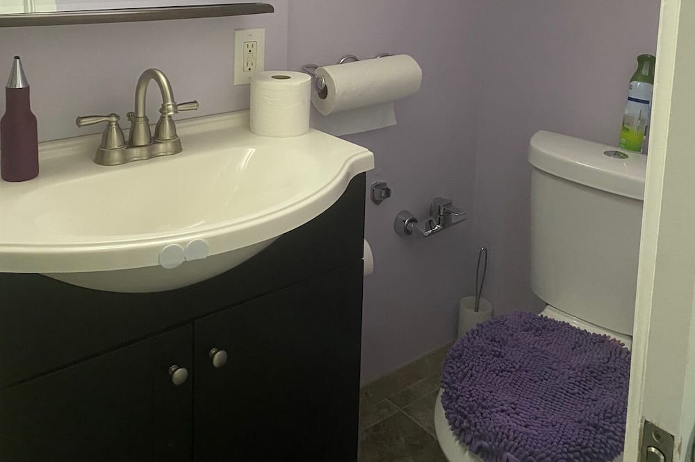 Photo of Bathroom in Aspen Hill