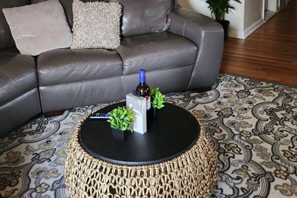 Photo of Livingroom in Glenolden