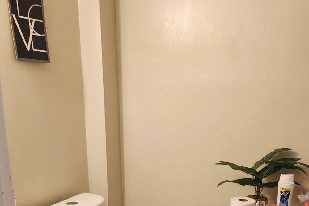 Photo of Bathroom in Glenolden