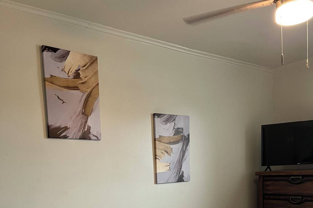 Photo of Bedroom in Glenolden