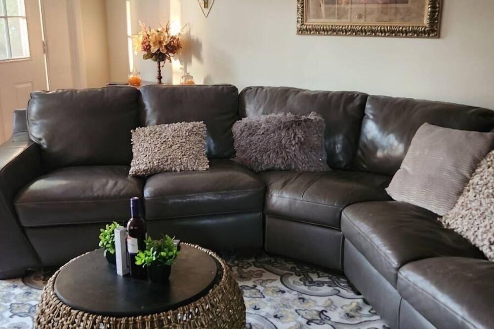 Photo of Livingroom in Glenolden