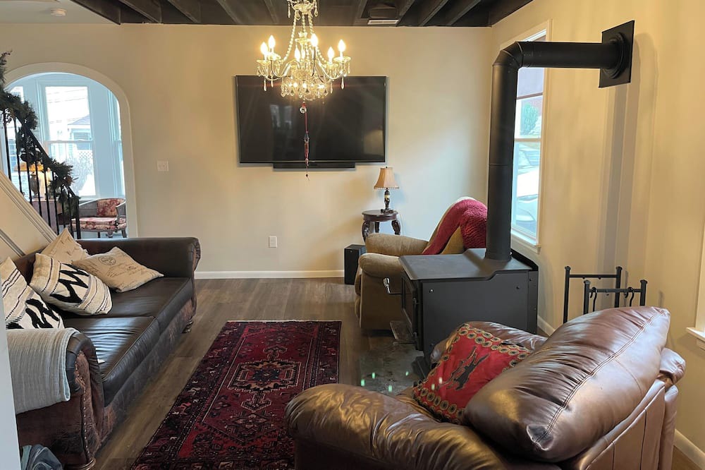 Photo of Livingroom in Greensburg