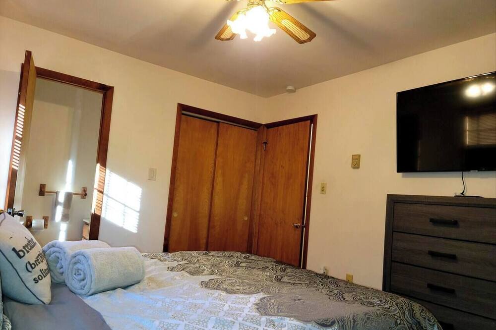 Photo of Bedroom in Pocono Mountain Lake