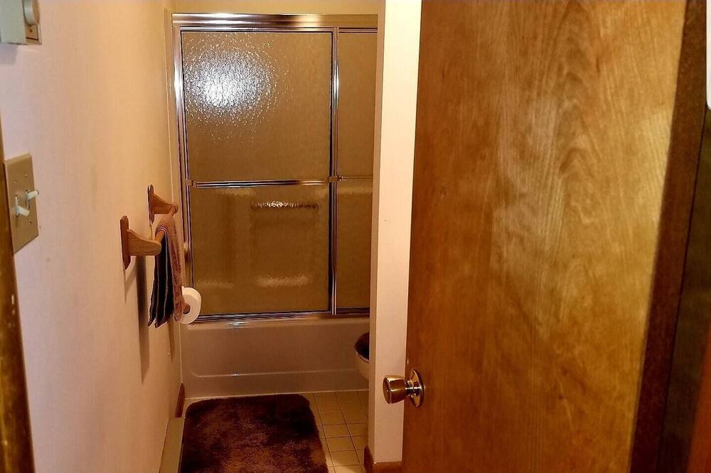 Photo of Bathroom in Pocono Mountain Lake