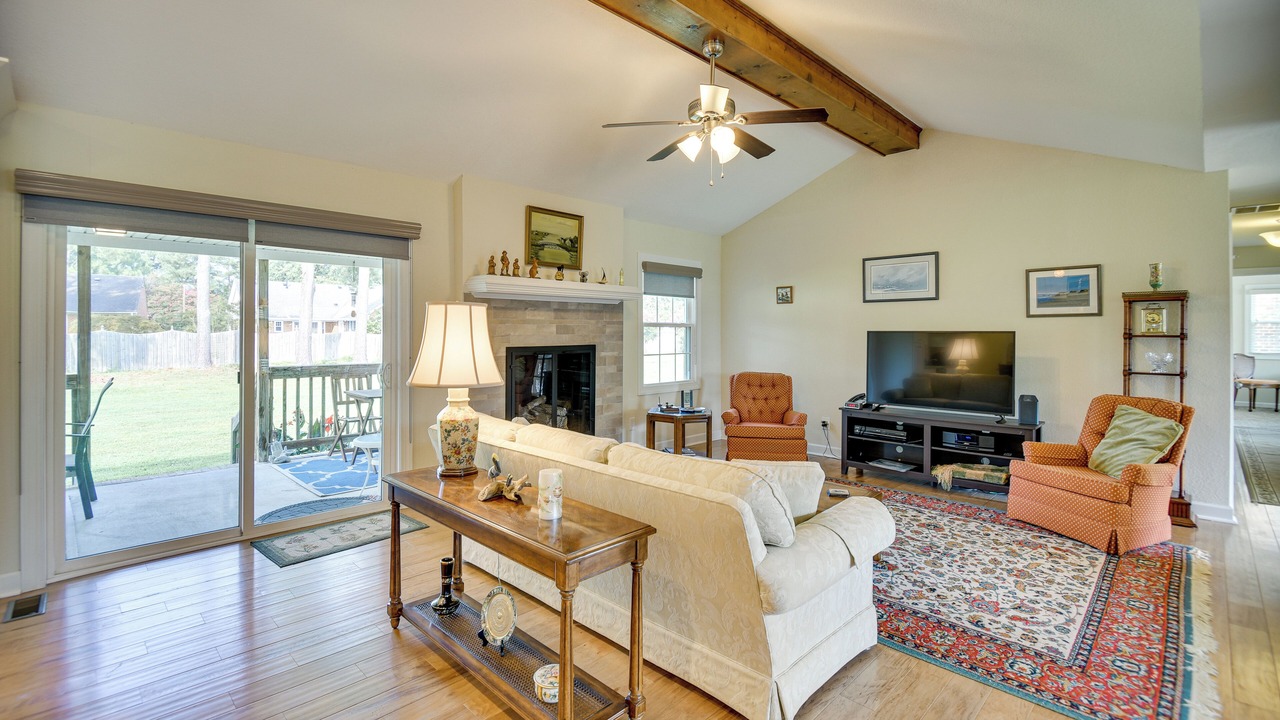 Photo of Livingroom in Western Branch North