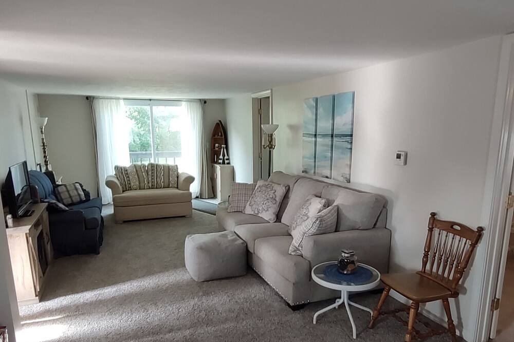 Photo of Bedroom in Lake Milton