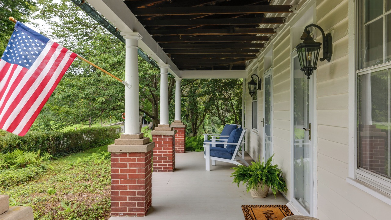 Photo of Patio Balcony in Erwinna