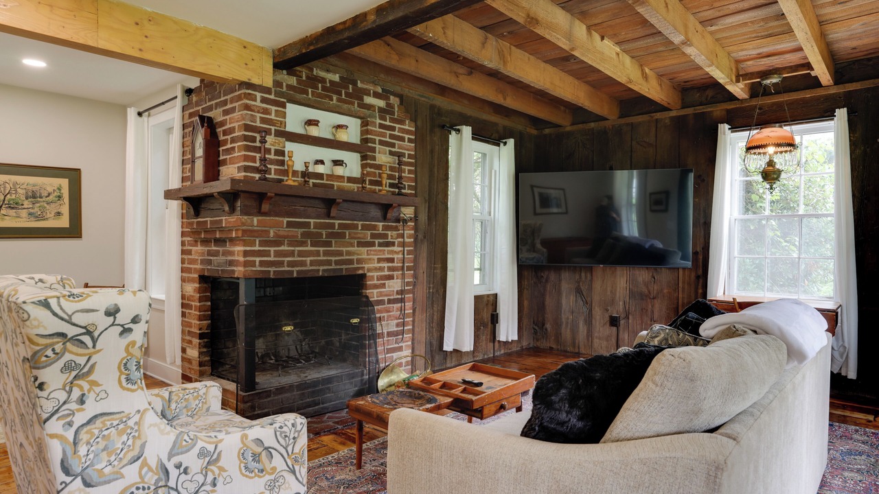 Photo of Livingroom in Erwinna