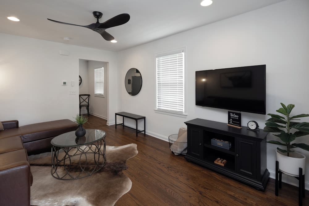 Photo of Livingroom in Hamilton