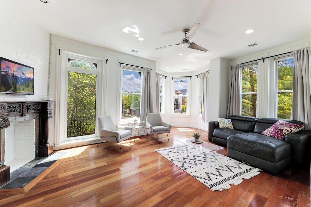 Photo of Livingroom in Eckington
