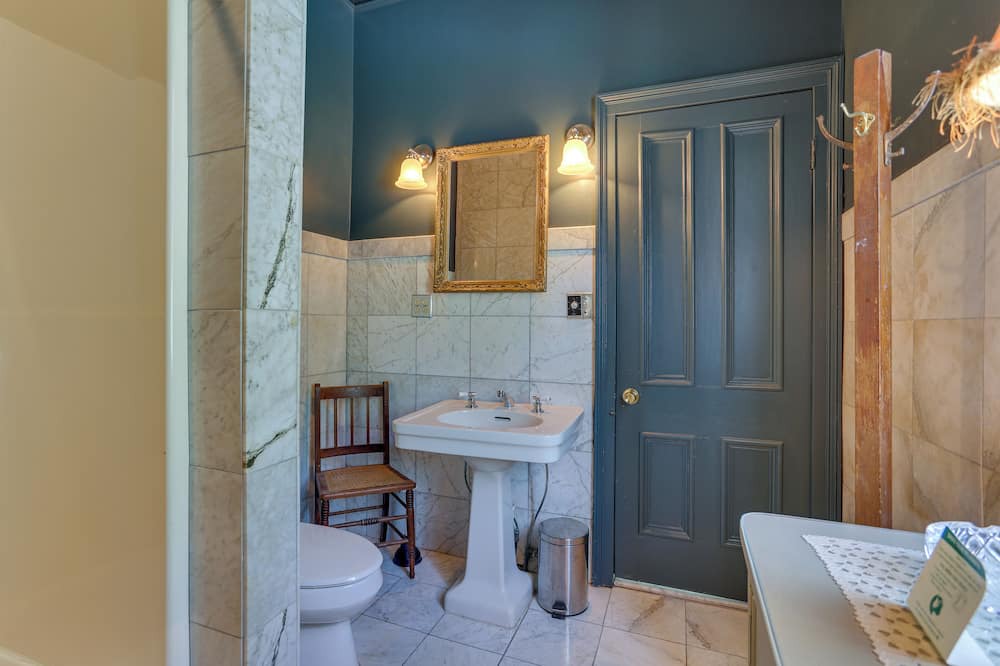 Photo of Bathroom in Oxford