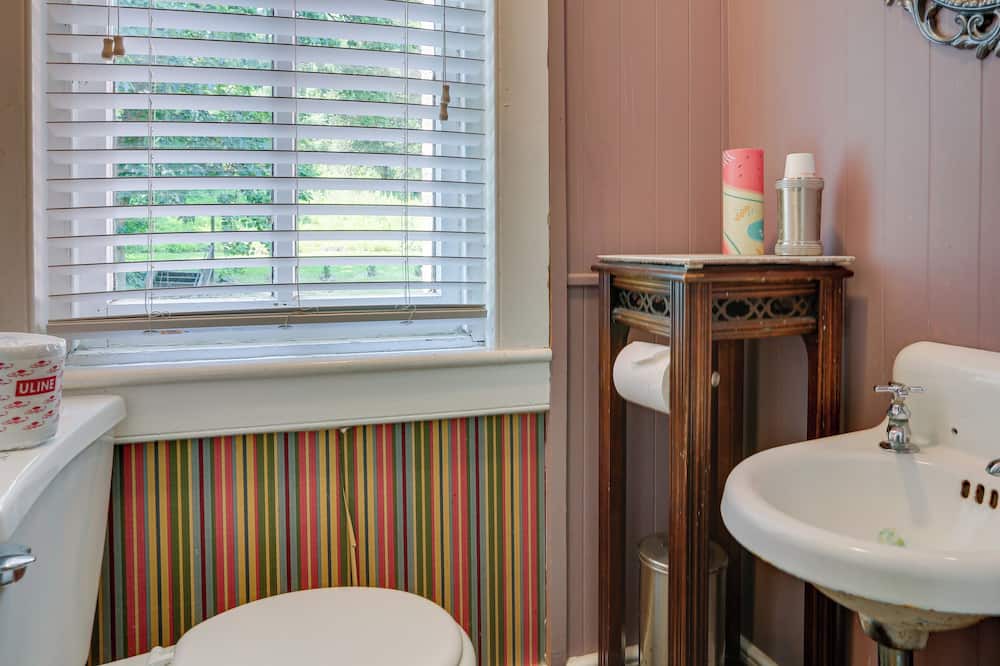 Photo of Bathroom in Oxford