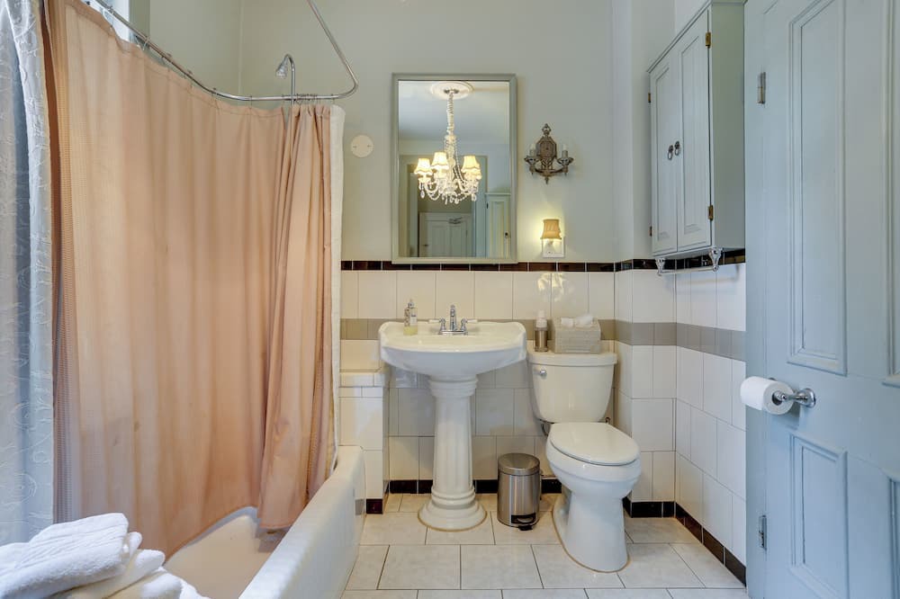 Photo of Bathroom in Oxford