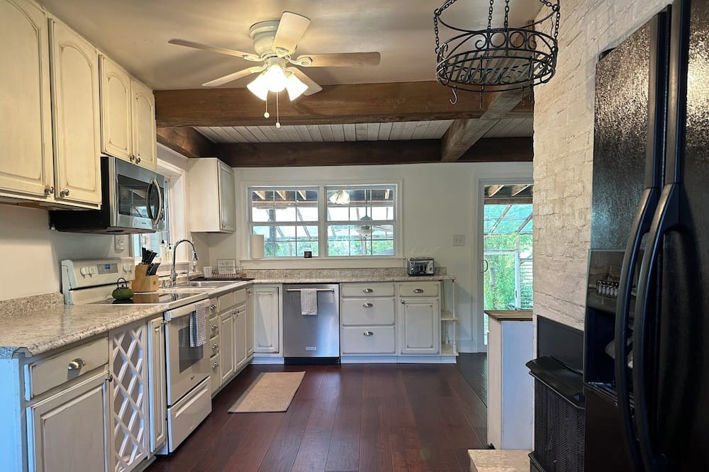 Photo of Kitchen in Bakerton
