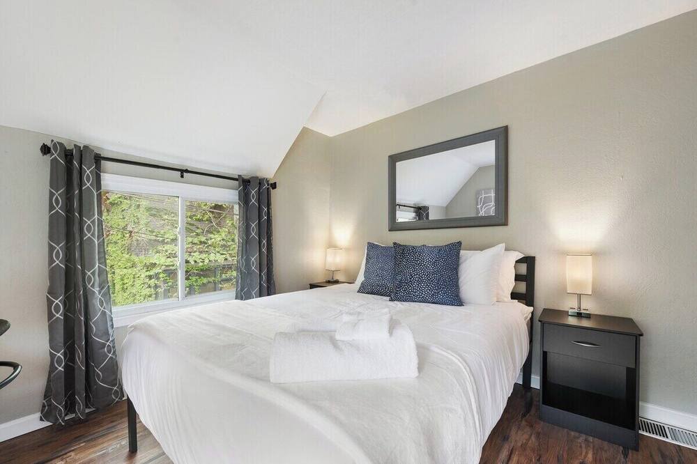 Photo of Bedroom in East Liberty