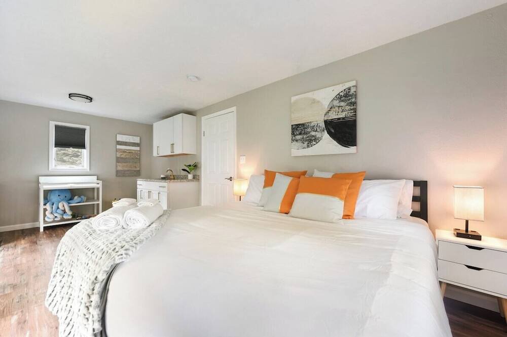 Photo of Bedroom in East Liberty