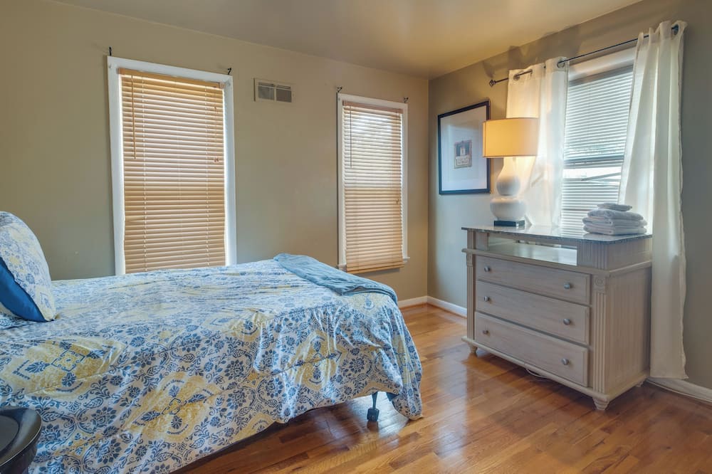 Photo of Bedroom in Clinton