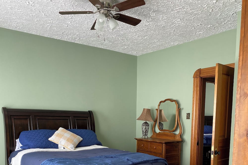 Photo of Bedroom in Albany