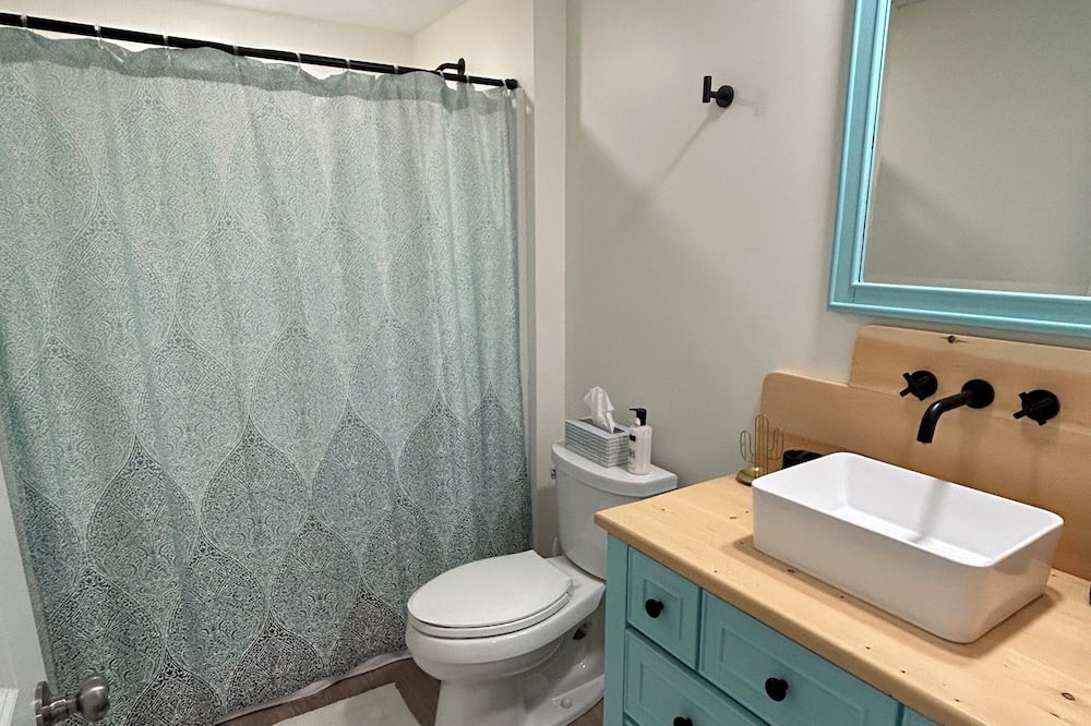 Photo of Bathroom in Willow Street