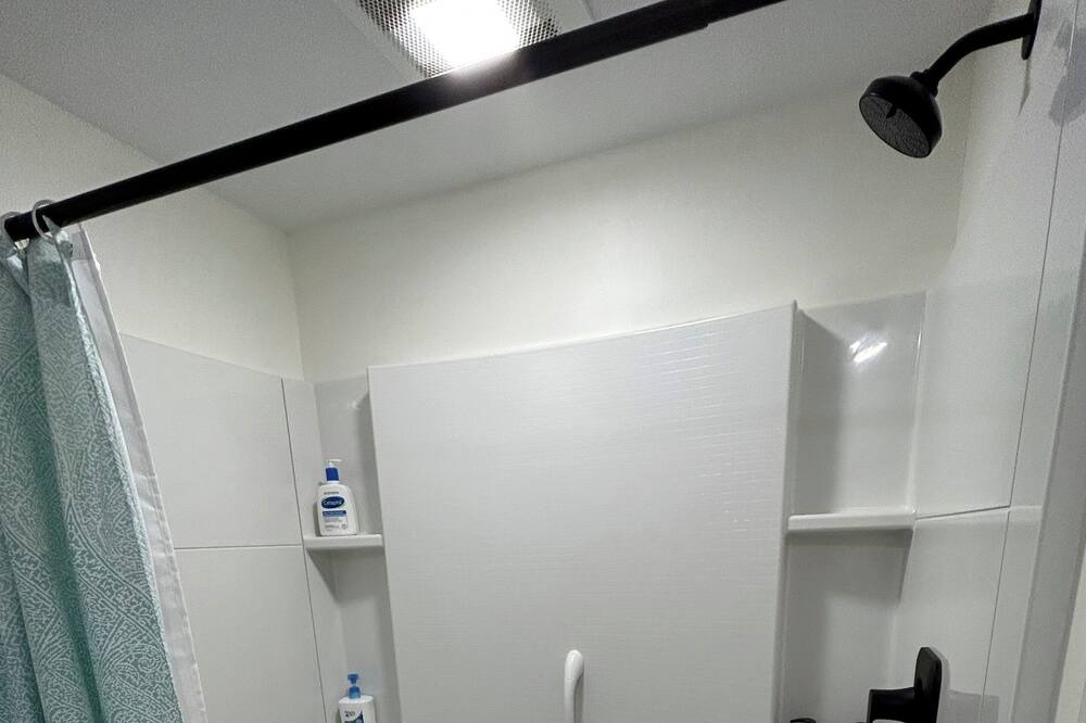 Photo of Bathroom in Willow Street