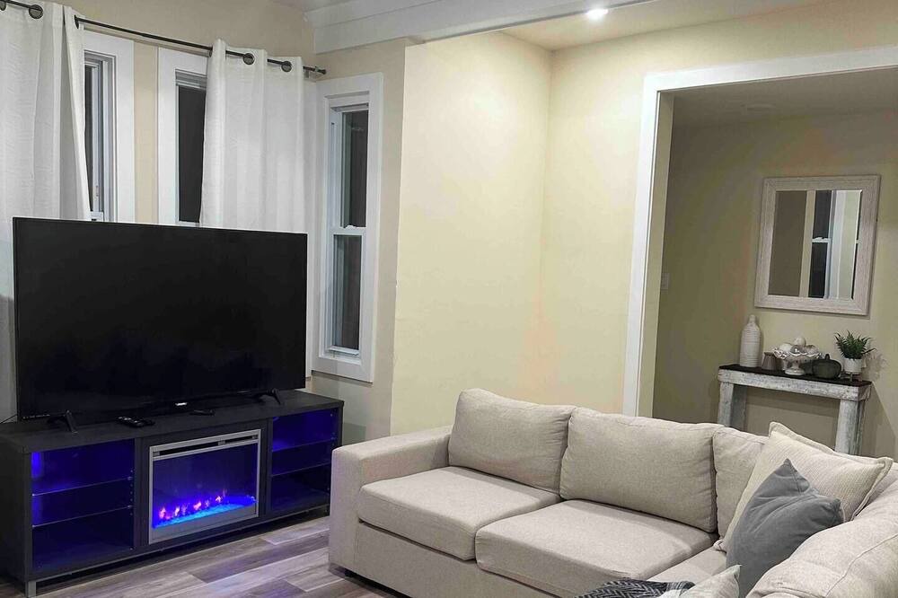 Photo of Livingroom in Pennsville