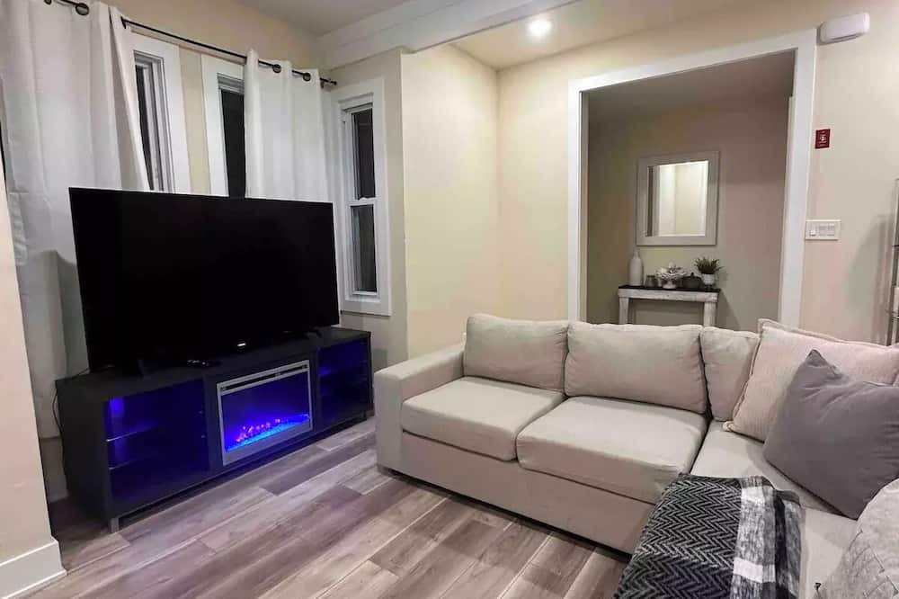 Photo of Livingroom in Pennsville