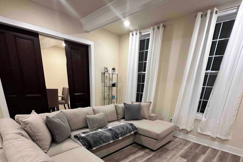 Photo of Livingroom in Pennsville