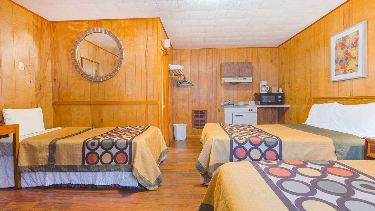 Photo of Livingroom in Conneaut Lakeshore