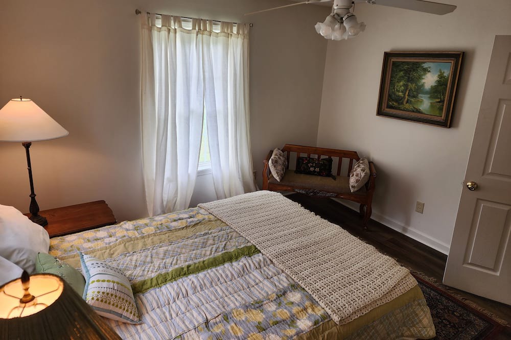 Photo of Bedroom in Greene County