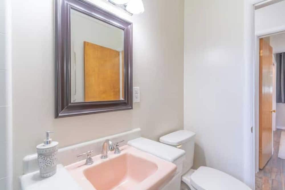 Photo of Bathroom in Taylorsville