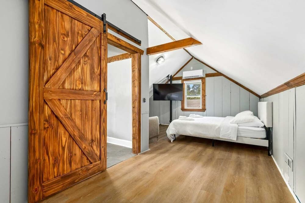 Photo of Bedroom in Mayo
