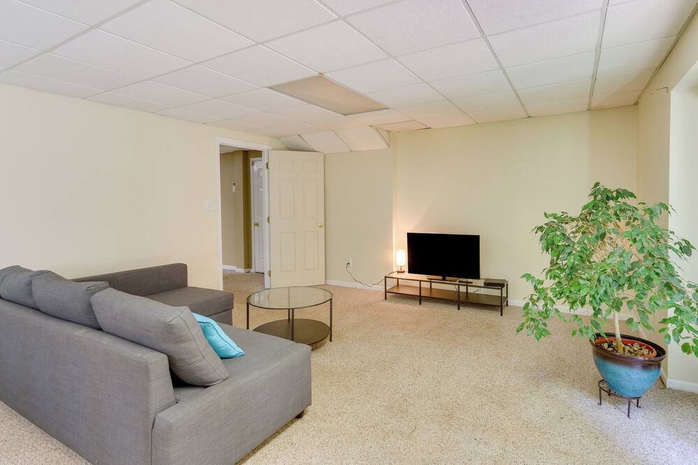Photo of Livingroom in Cedar Grove