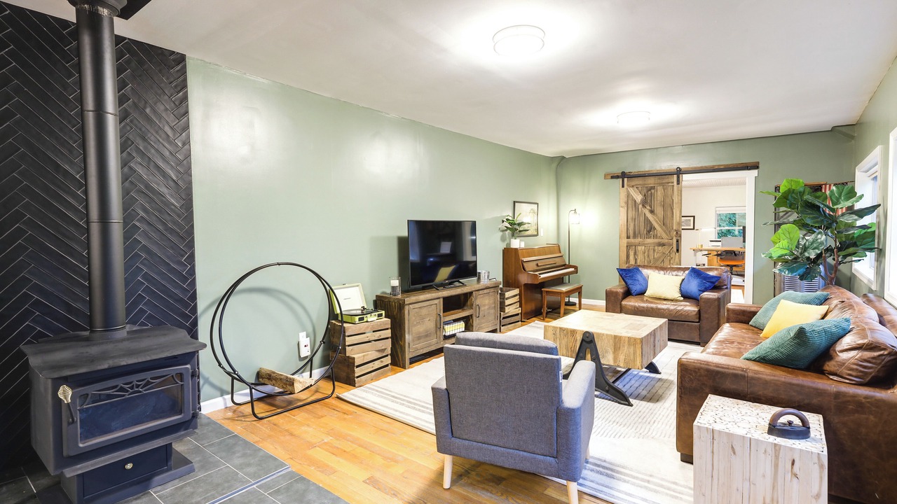 Photo of Livingroom in Milford