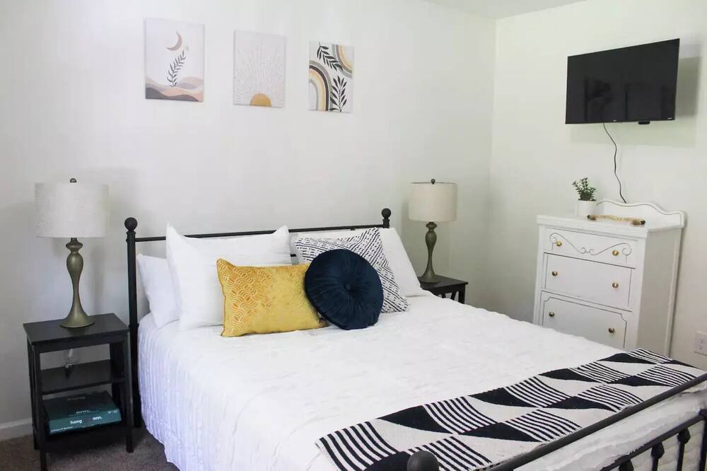 Photo of Bedroom in Berea