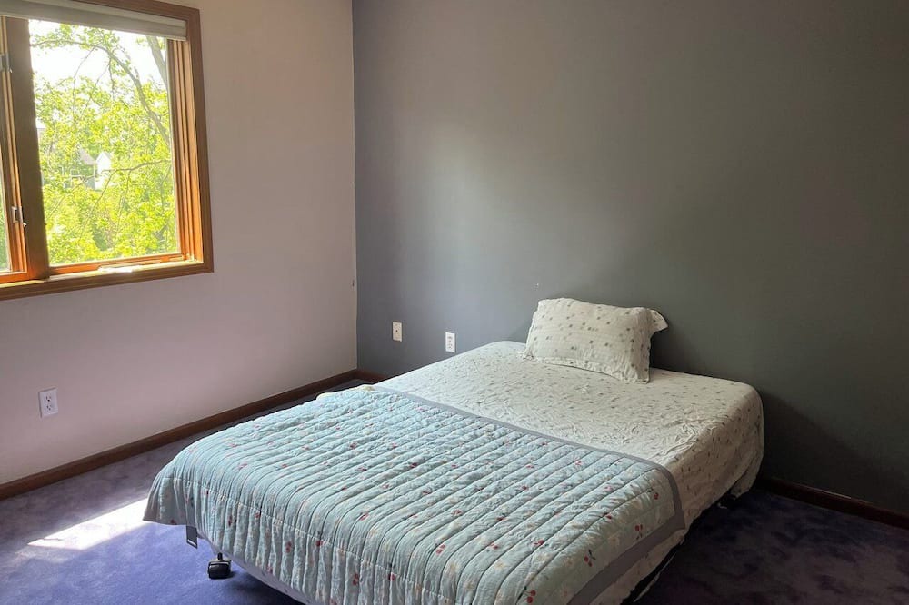 Photo of Bedroom in Maumee