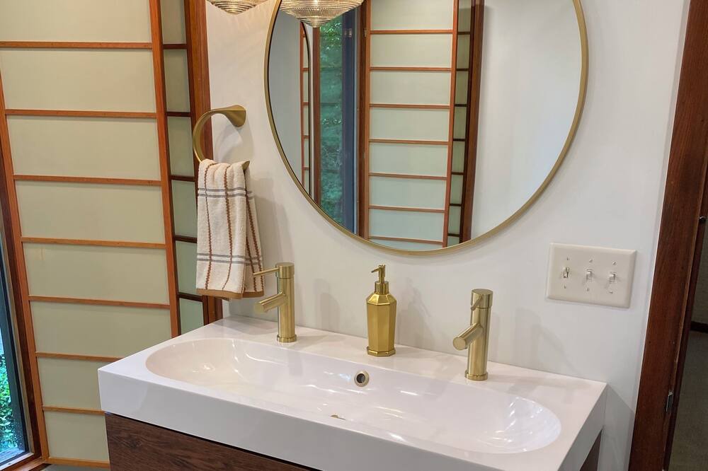 Photo of Bathroom in Kilbourne