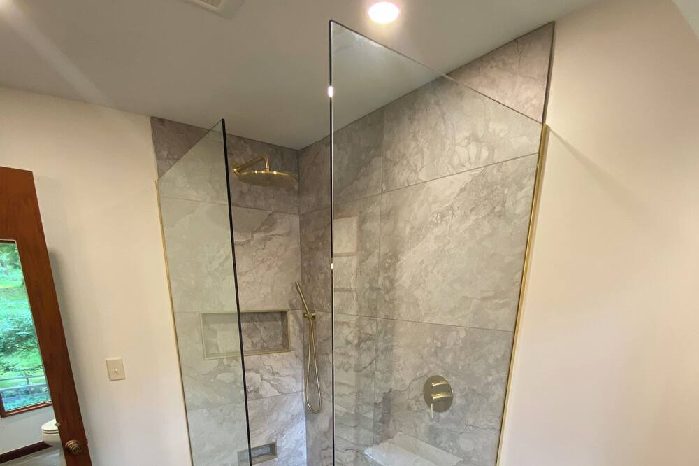 Photo of Bathroom in Kilbourne