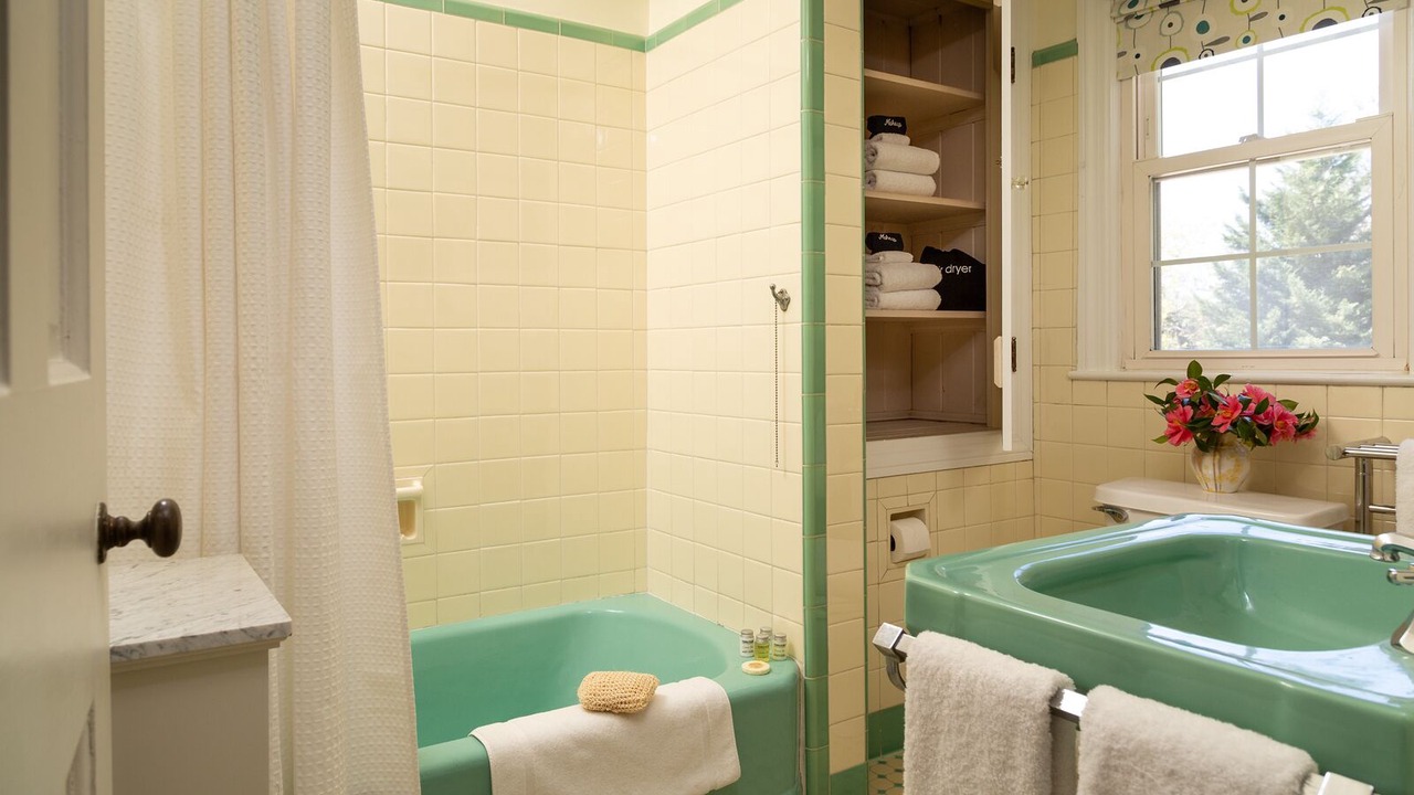 Photo of Bathroom in Tracys Landing