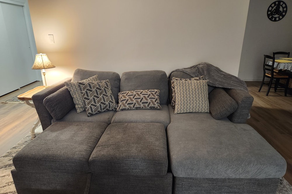 Photo of Livingroom in Neptune City