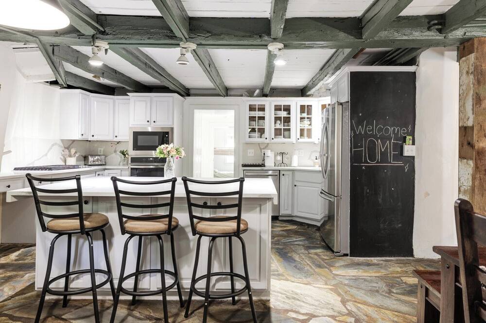 Photo of Kitchen in Round Hill
