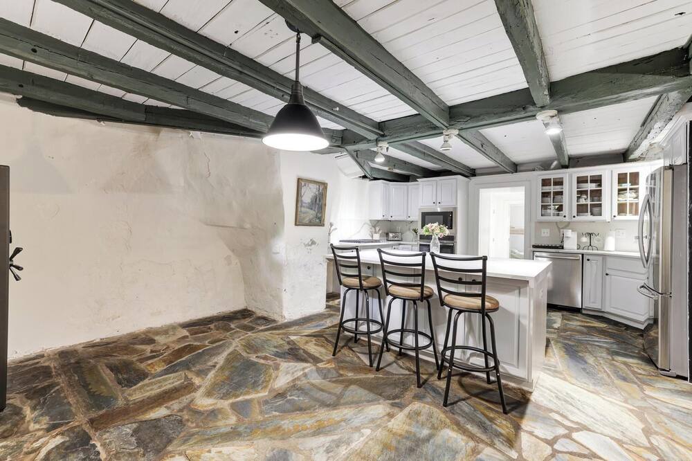 Photo of Kitchen in Round Hill